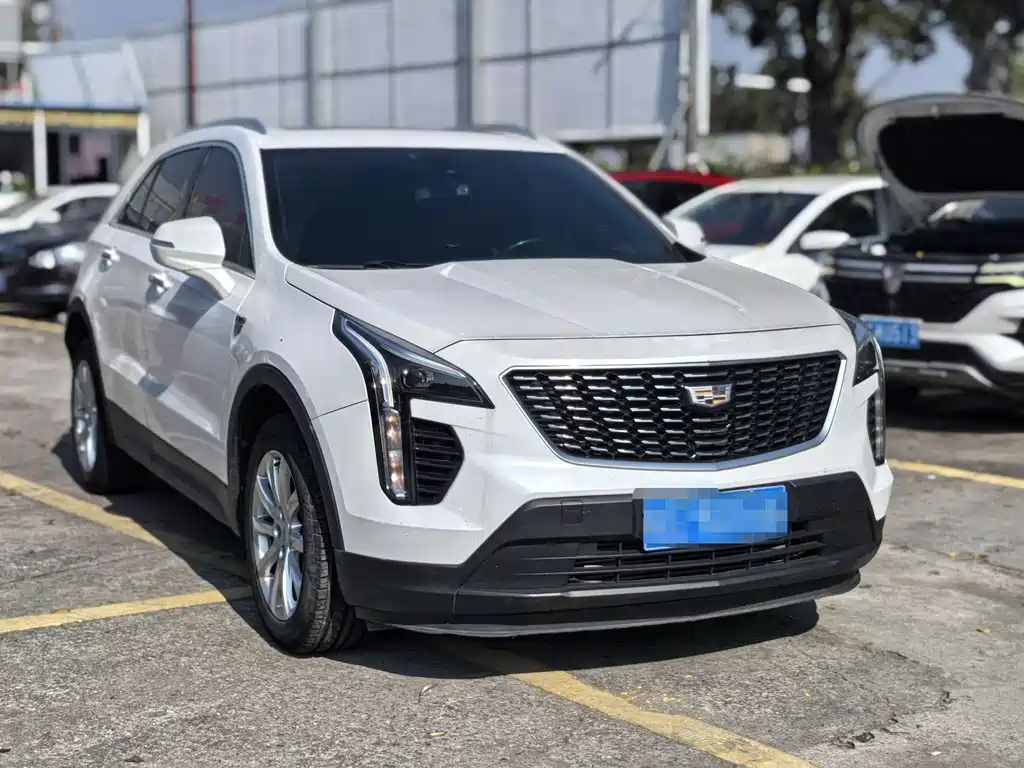 CADILLAC XT4