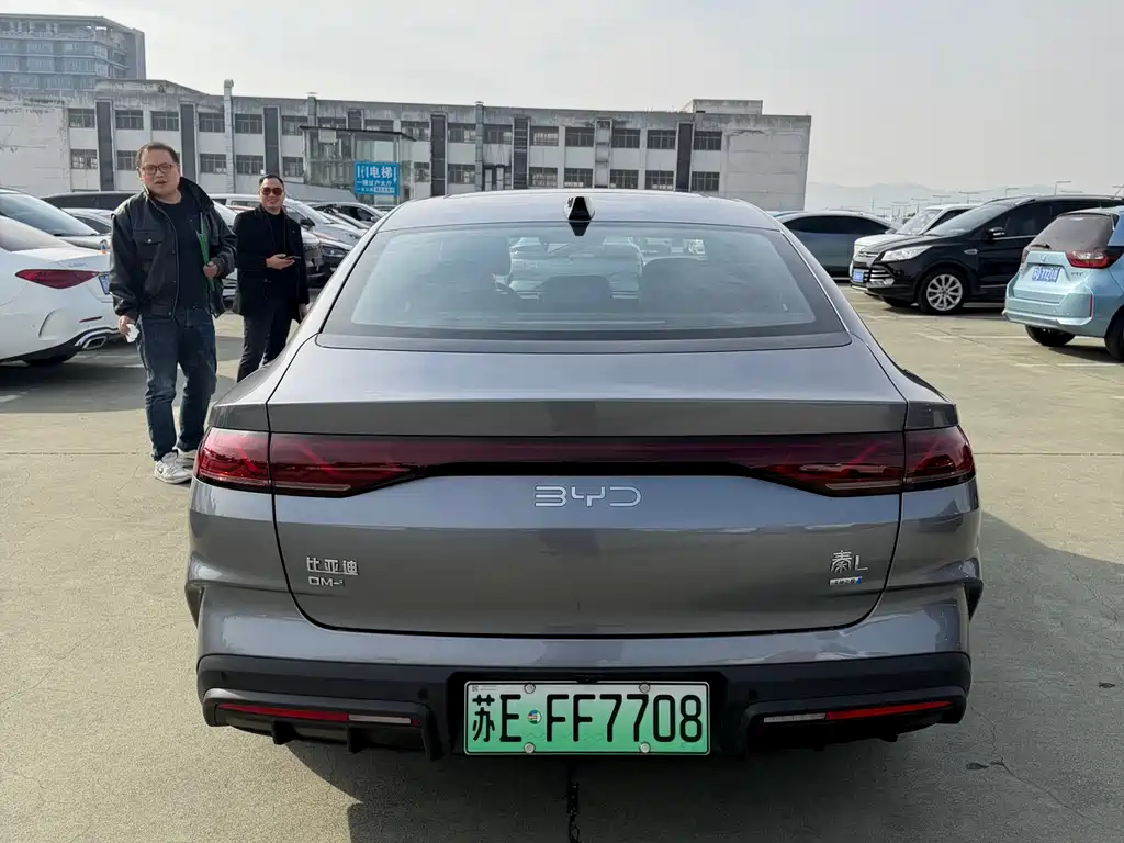 BYD QIN L