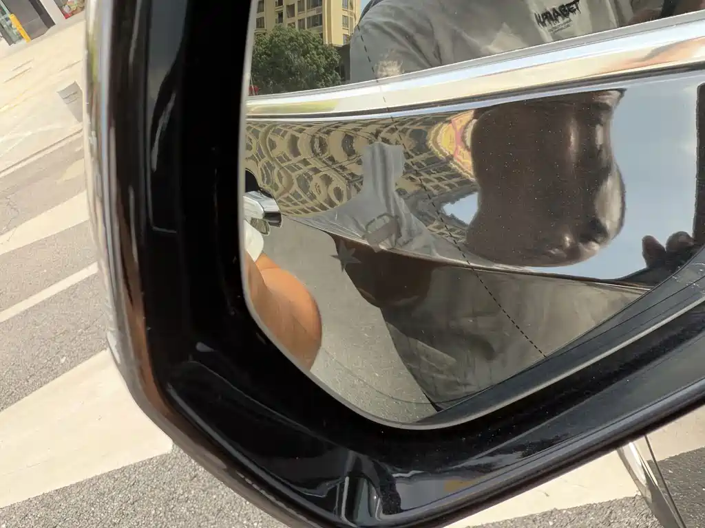 Cadillac XT6 — миниатюра 13