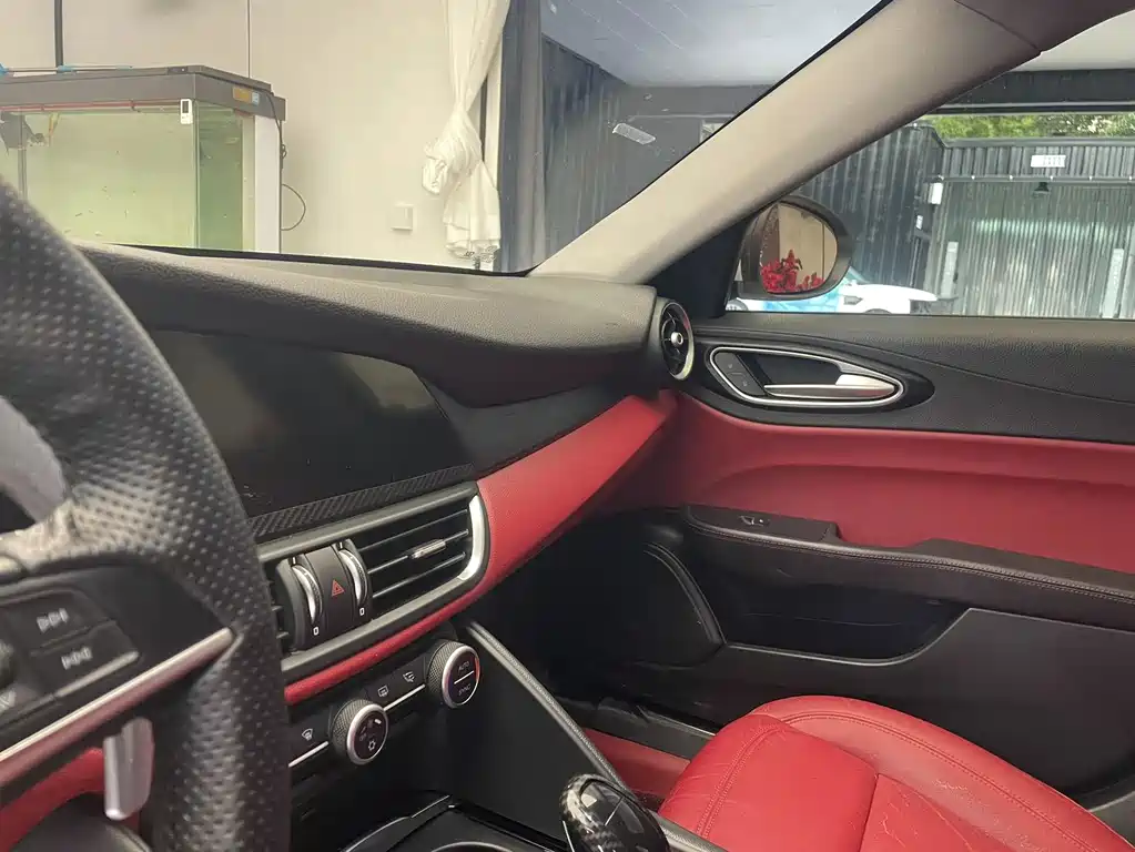 Alfa Romeo Giulia — миниатюра 11