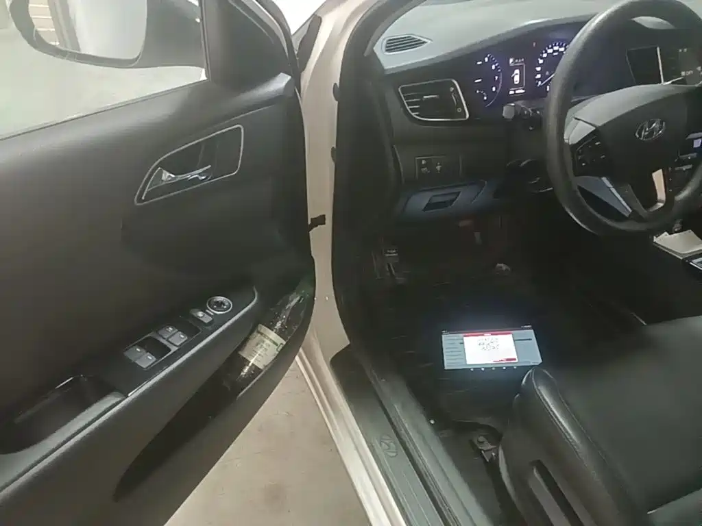 Hyundai Mistra — миниатюра 16