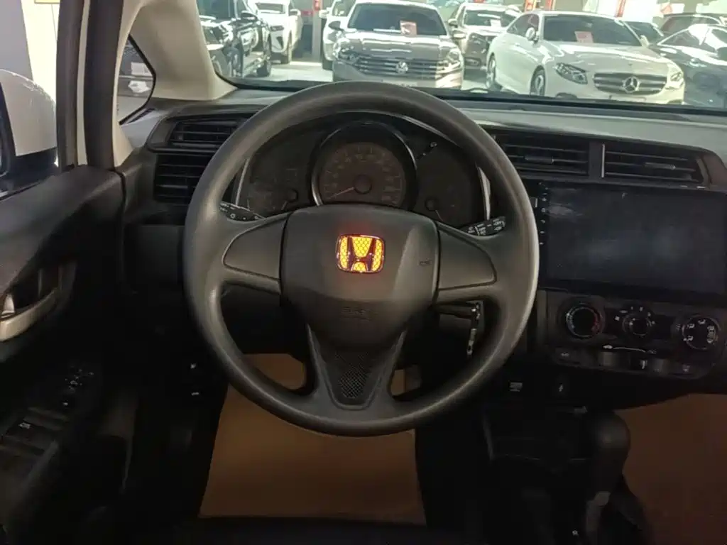 Honda Fit — миниатюра 11