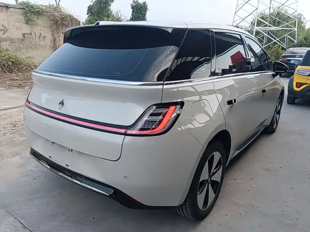 Baojun Yunduo — миниатюра 7