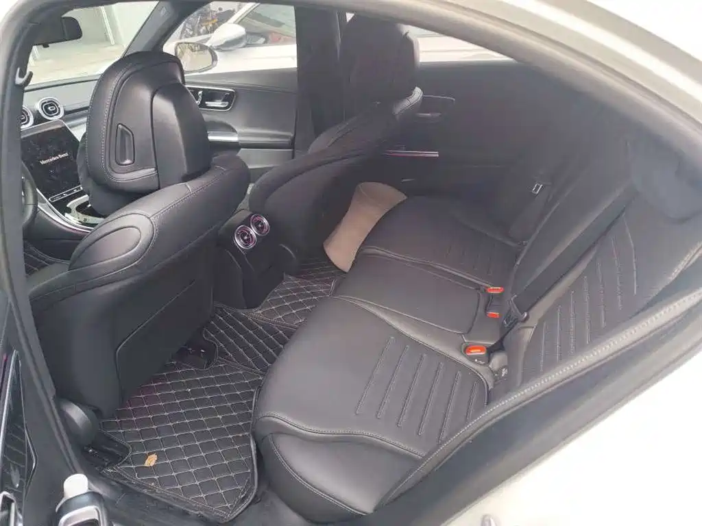 Mercedes-Benz C-Class — миниатюра 8