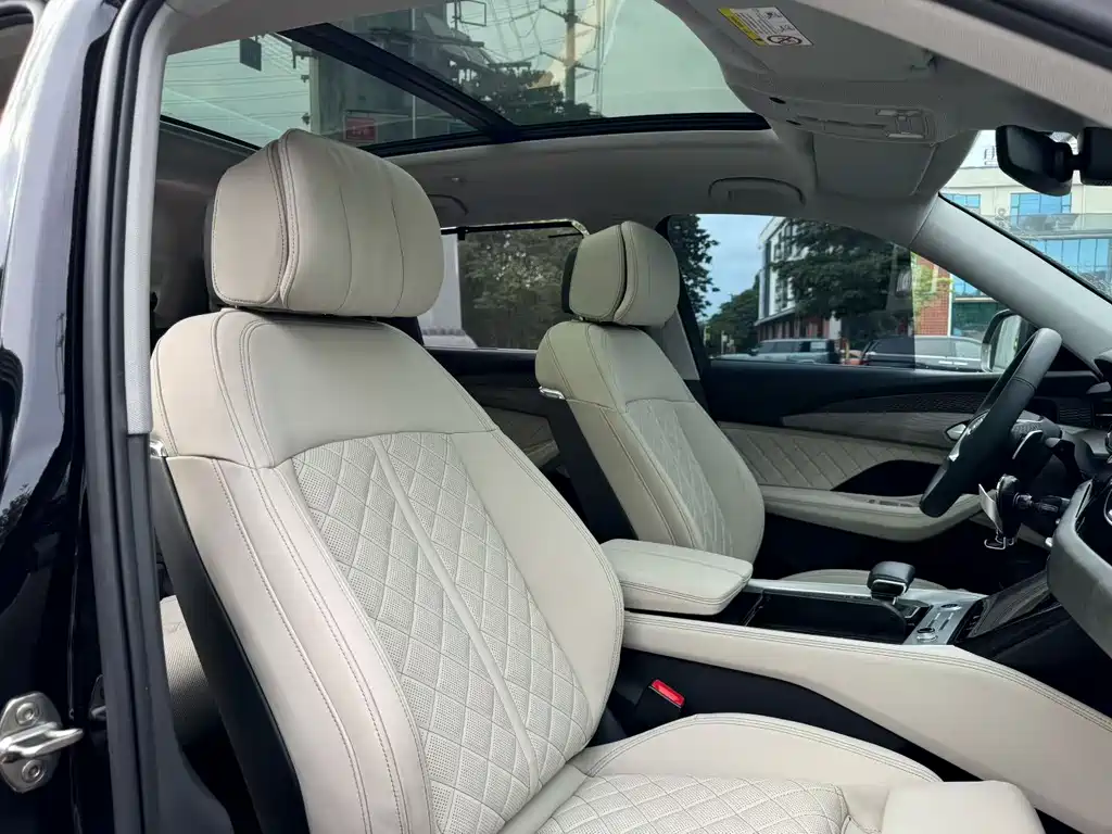 Audi Q6 2024 45 TFSI quattro 6 мест