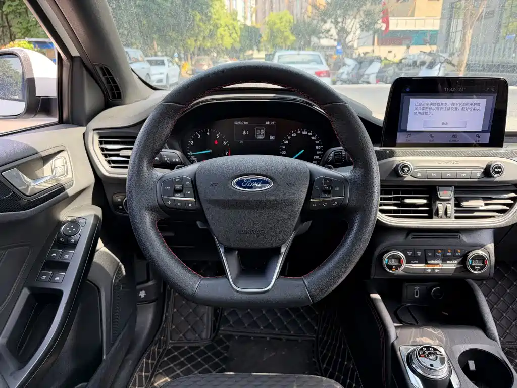 Ford Focus — миниатюра 14