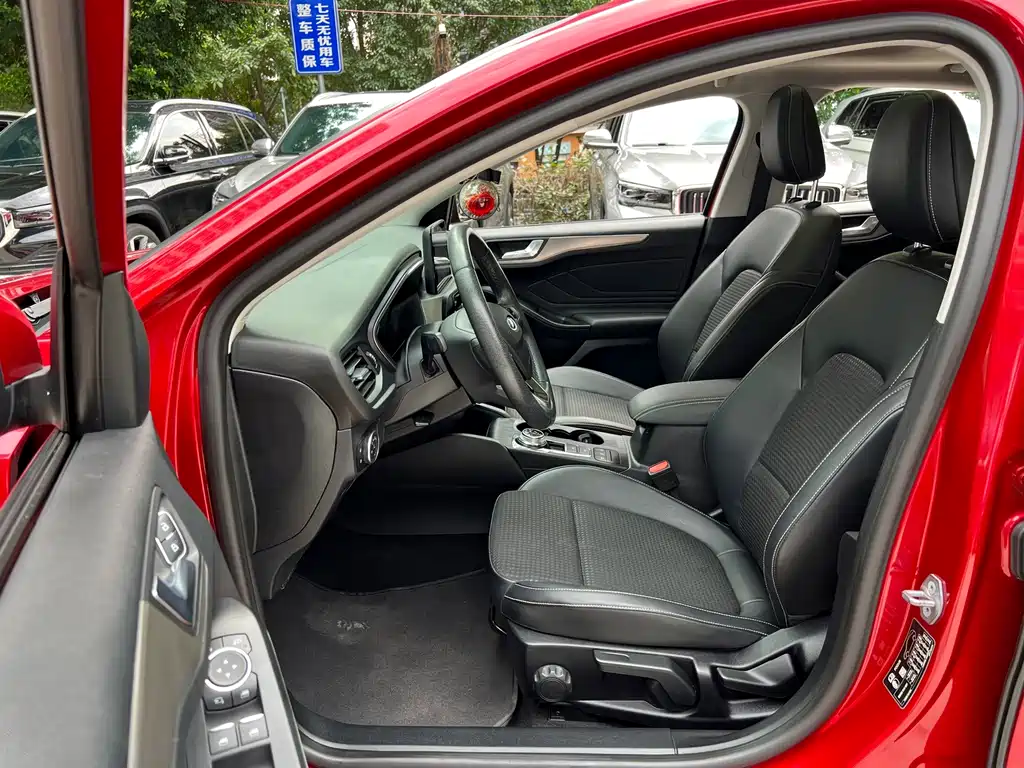 Ford Focus — миниатюра 8
