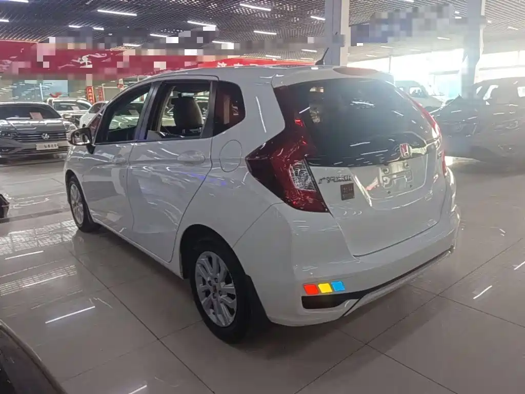 Honda Fit — миниатюра 5