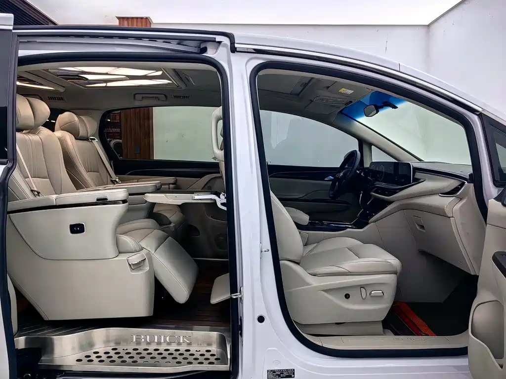 Buick GL8 — миниатюра 16