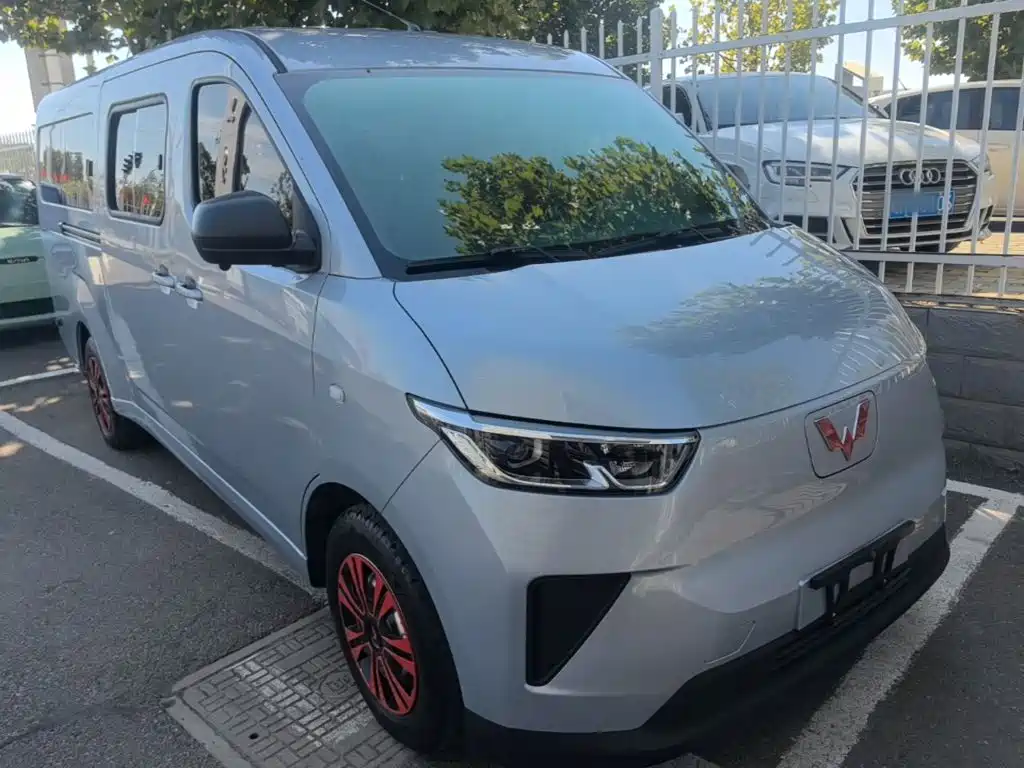 Wuling Yangguang — миниатюра 4