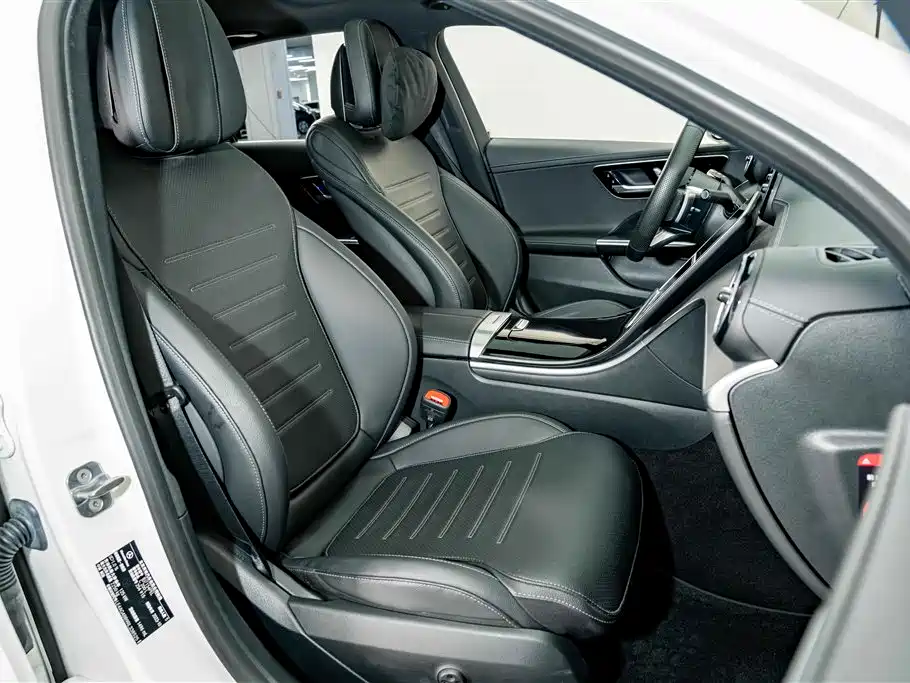 Mercedes-Benz C-Class — миниатюра 17