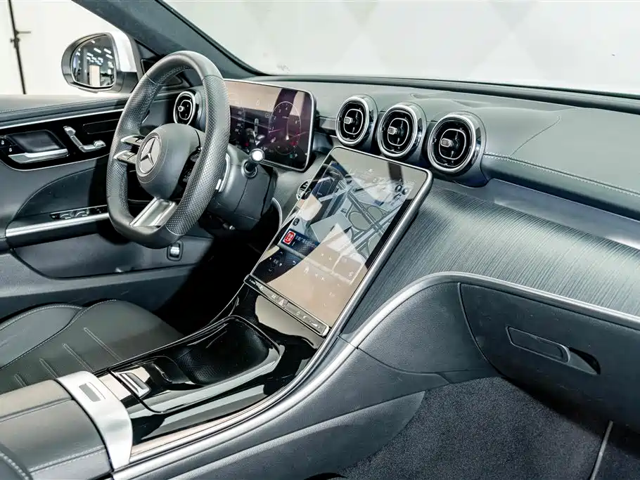 Mercedes-Benz C-Class — миниатюра 16