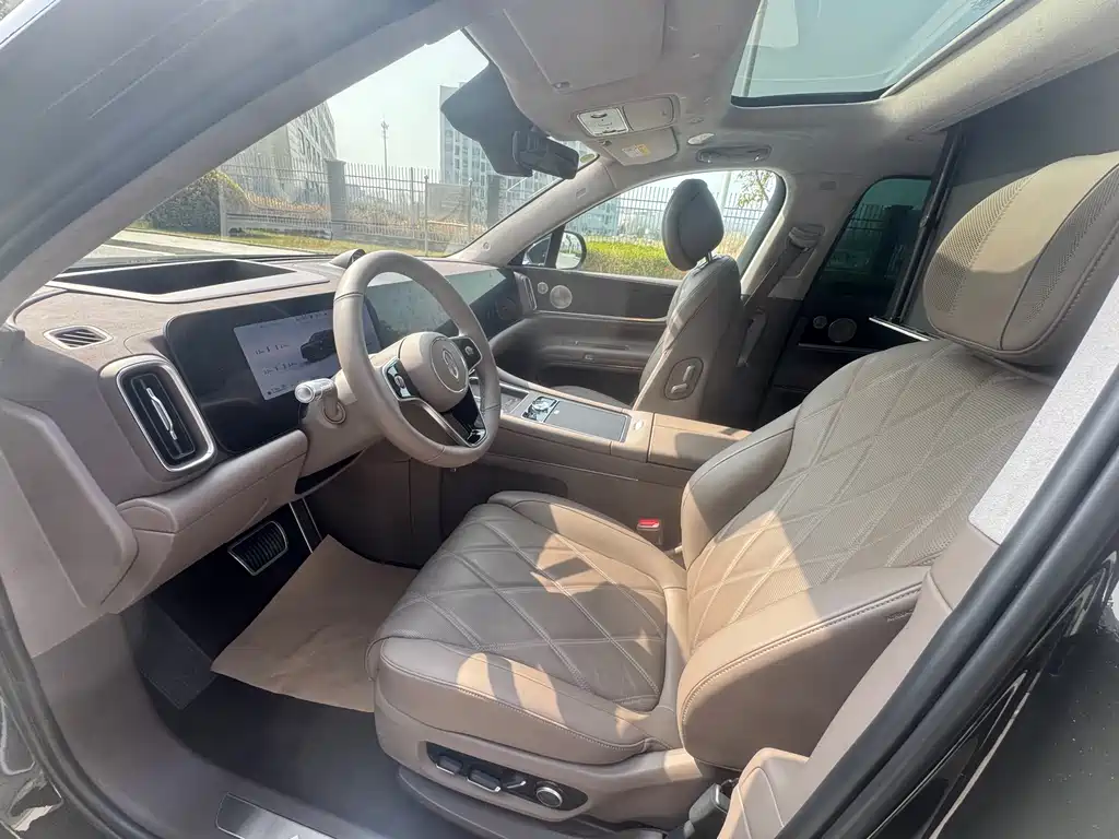 AITO ASK THE WORLD M9