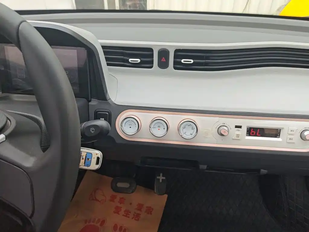 Wuling MINIEV — миниатюра 13