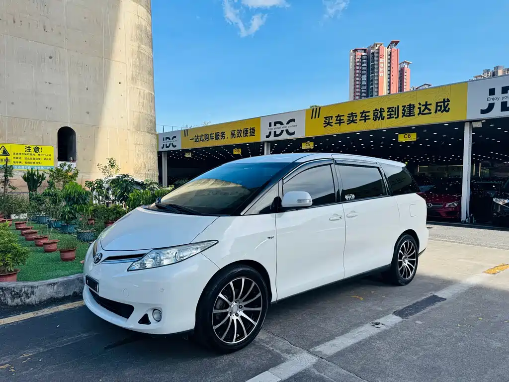 Toyota Previa 2015