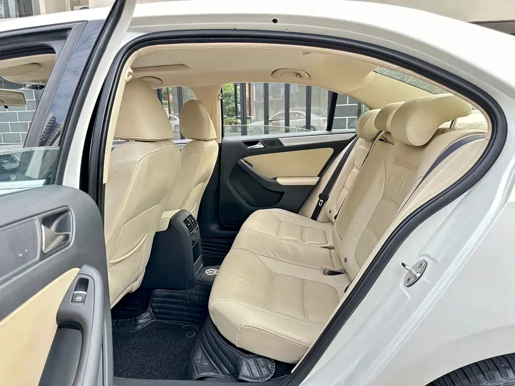 Volkswagen Sagitar — миниатюра 13