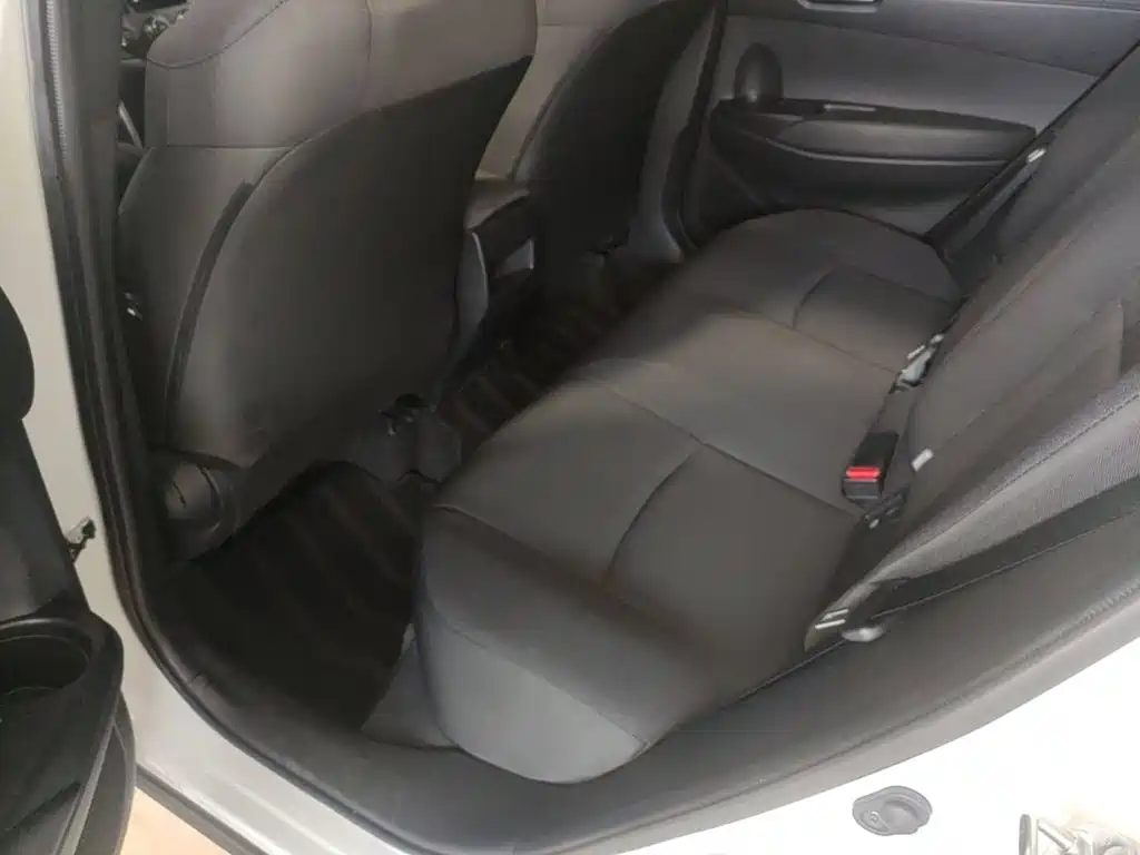 Toyota Corolla Cross — миниатюра 17