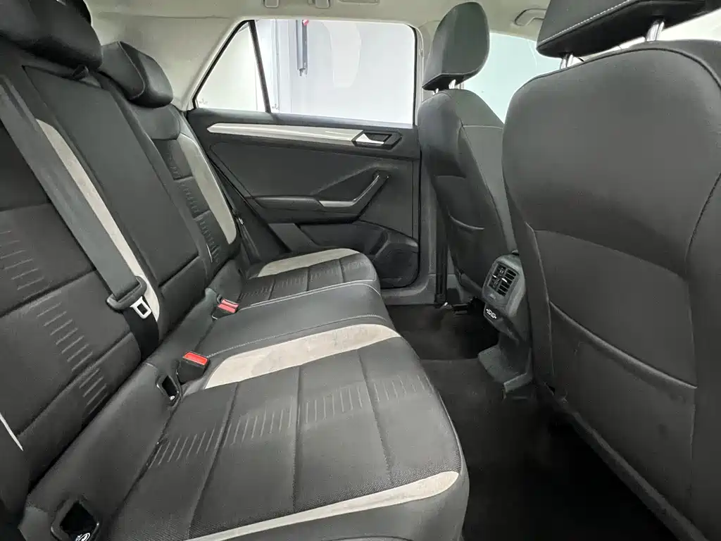 VOLKSWAGEN T ROC EXPLORING SONGS