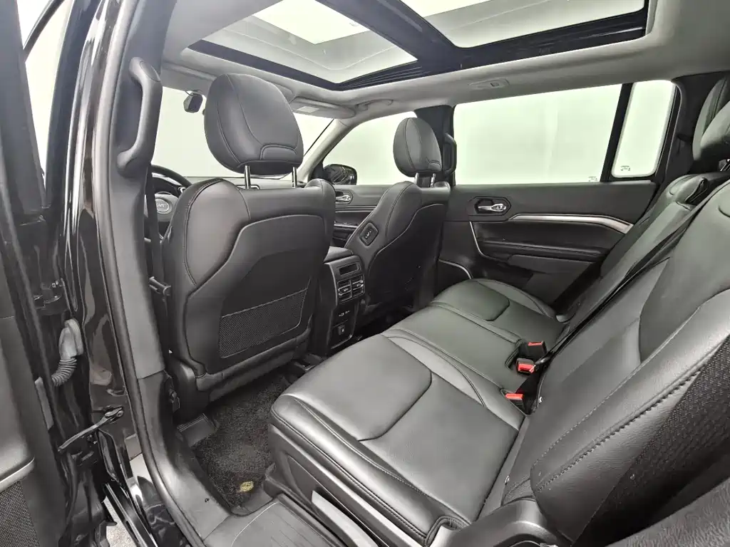 Jeep Grand Commander — миниатюра 11