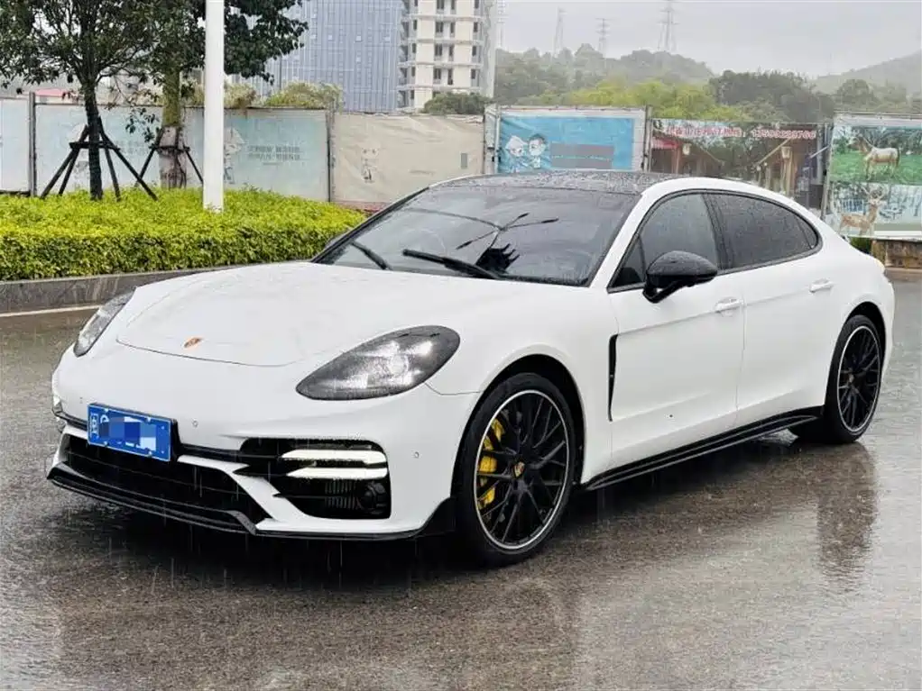 Porsche Panamera 2023