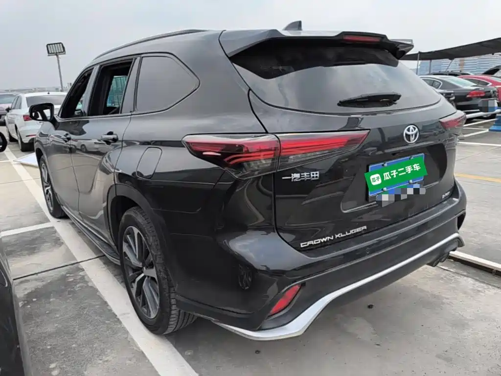 Toyota Crown Kluger — миниатюра 5