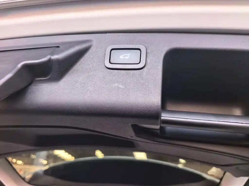 Land Rover Discovery Sport — миниатюра 13