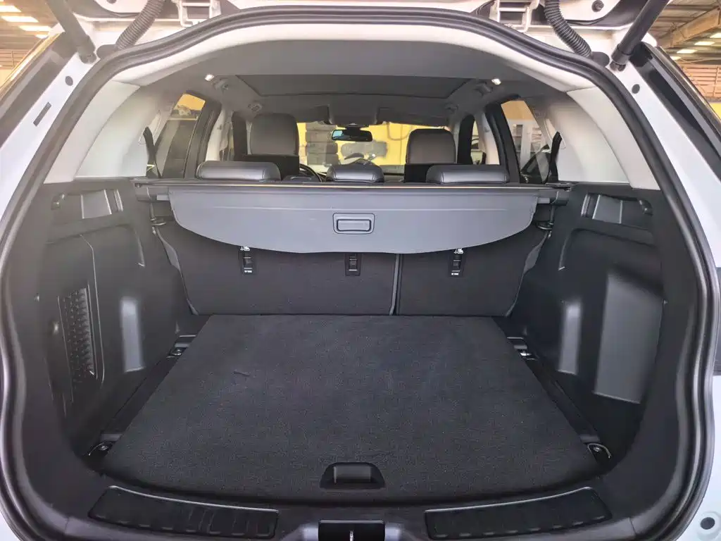 Land Rover Discovery Sport — миниатюра 12