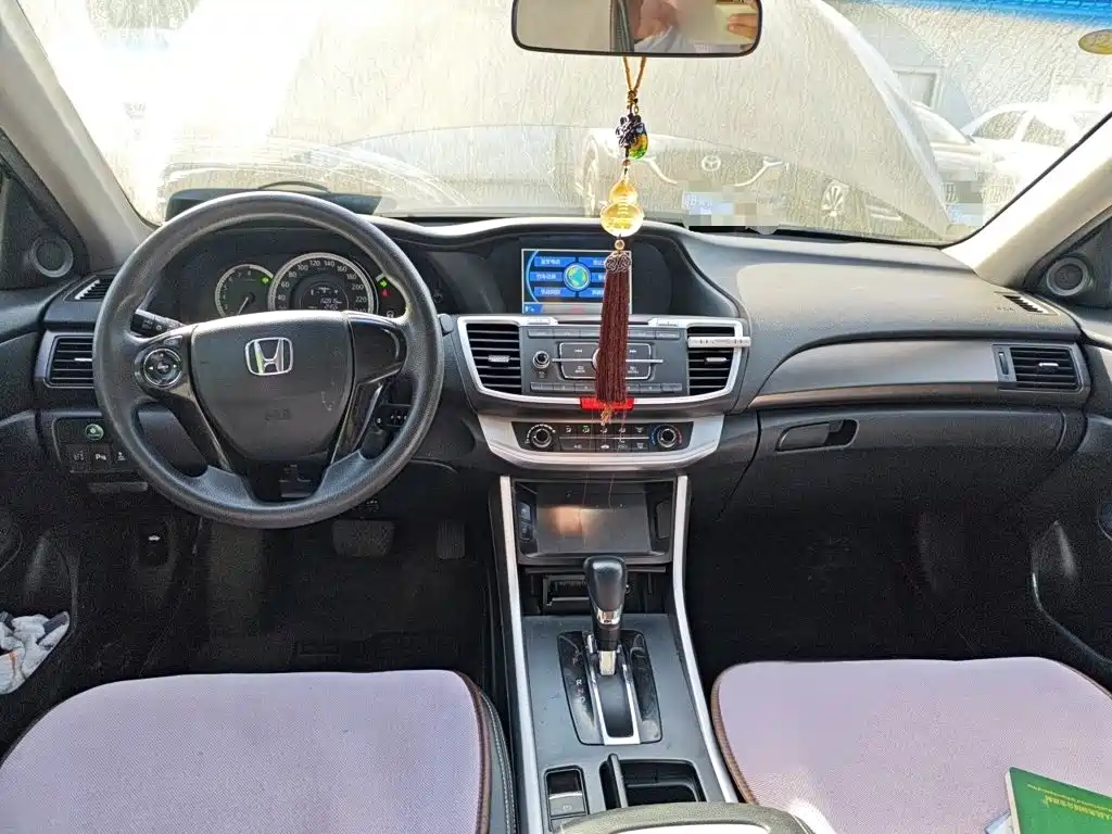 Honda Accord — миниатюра 13