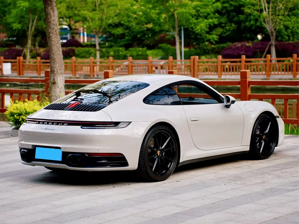Porsche 911 2023 Carrera 3.0T