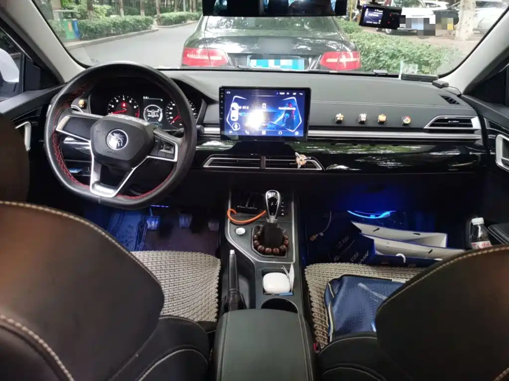 BYD Qin — миниатюра 6