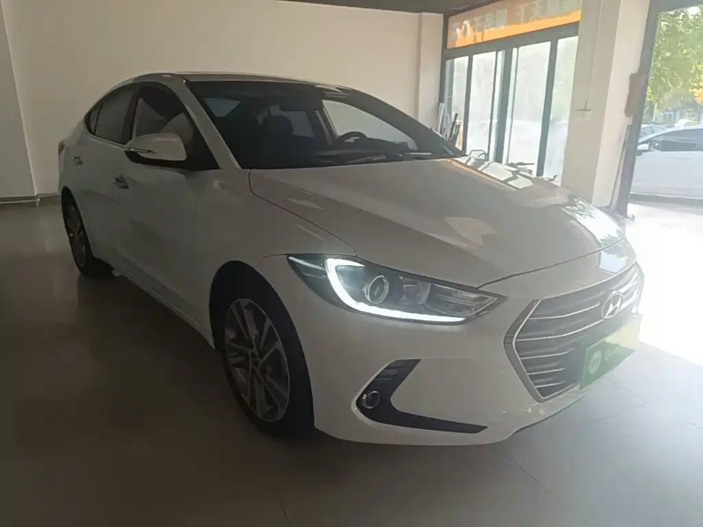Hyundai Elantra — миниатюра 4