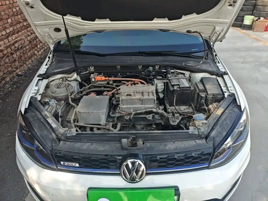 Volkswagen Golf EV — миниатюра 20