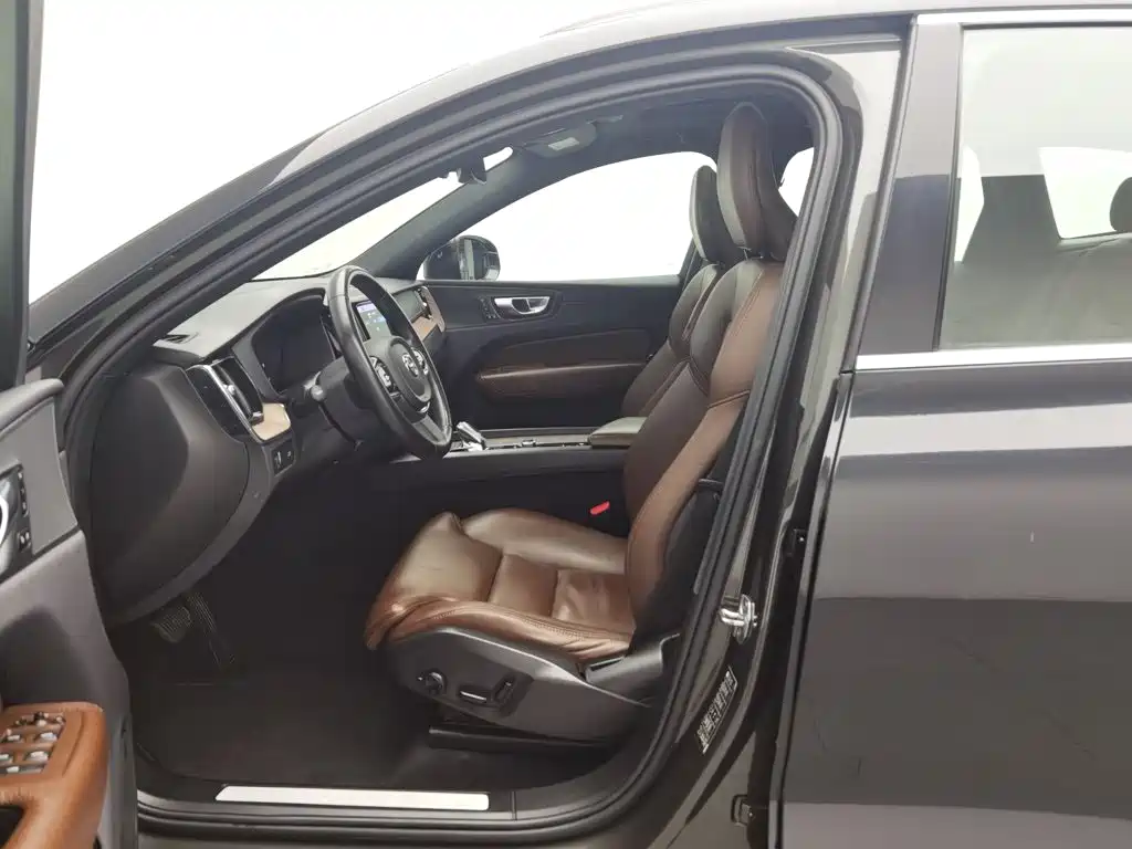 Volvo XC60 — миниатюра 10