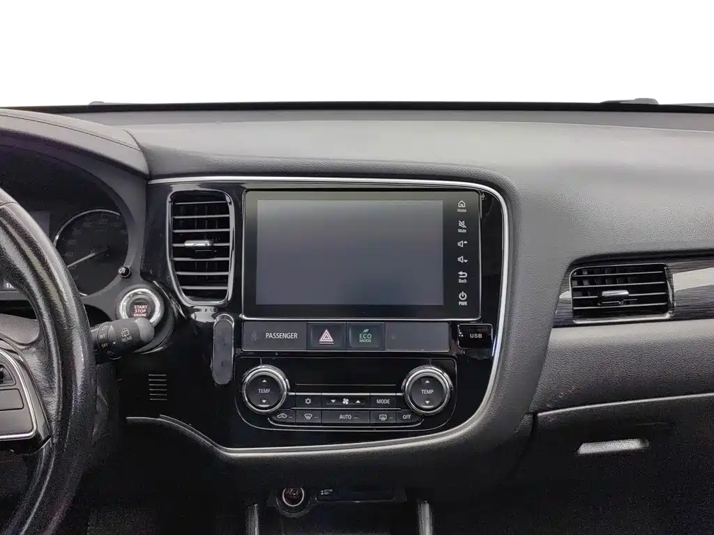 Mitsubishi Outlander — миниатюра 12