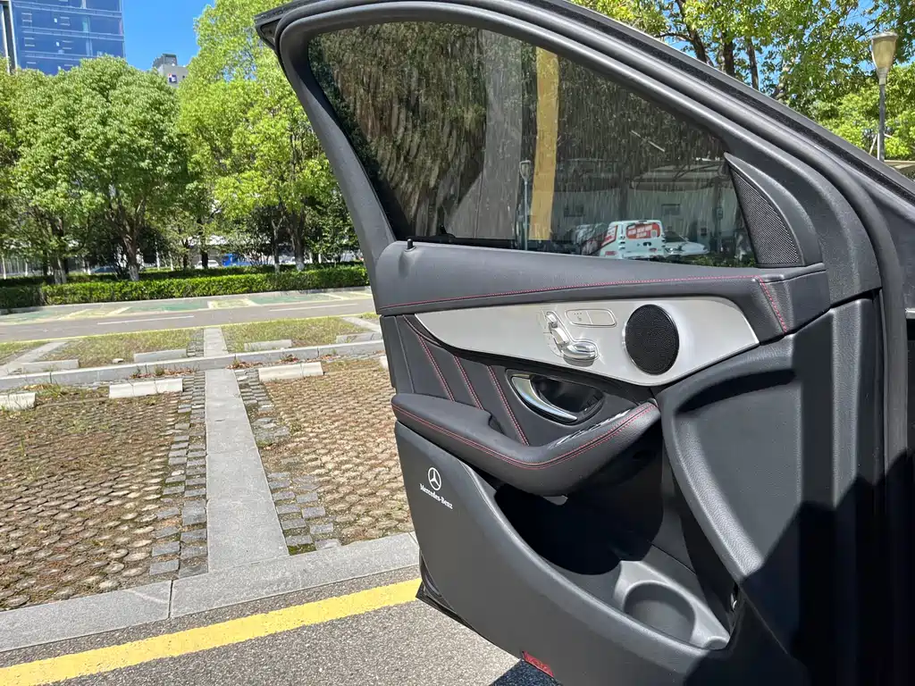 MERCEDES-BENZ GLC AMG