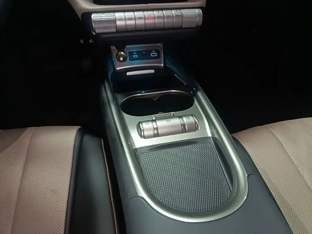 BYD Dolphin — миниатюра 14