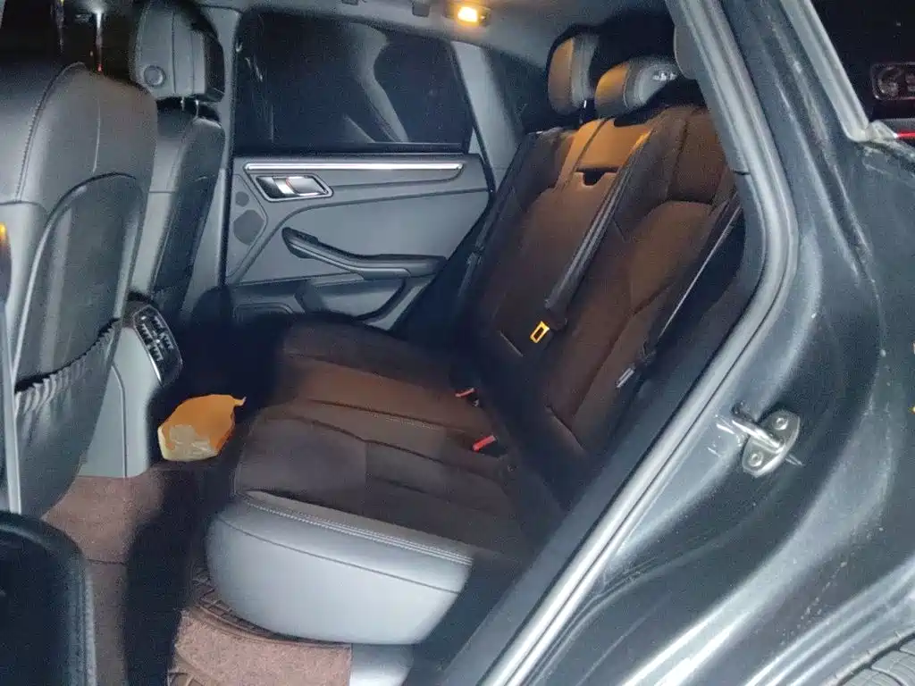Porsche Macan — миниатюра 18