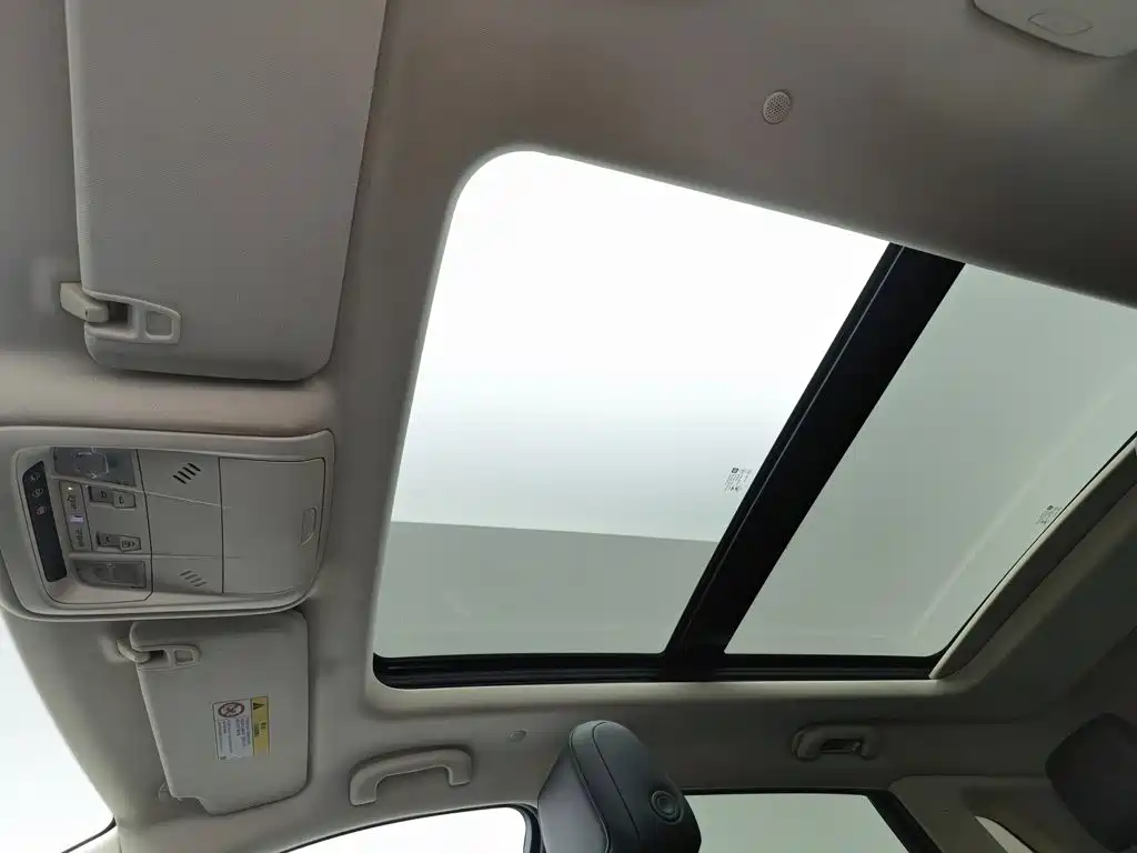 Cadillac XT5 — миниатюра 14