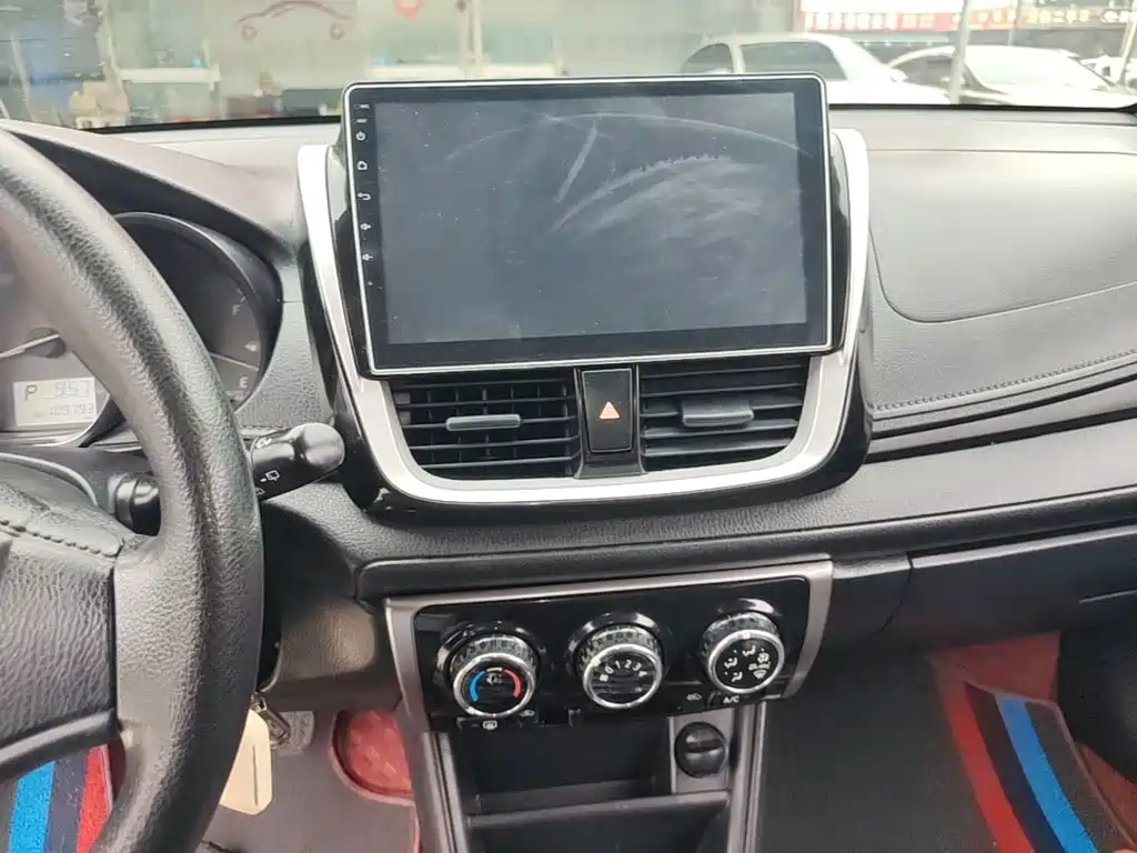 Toyota Yaris L — миниатюра 13