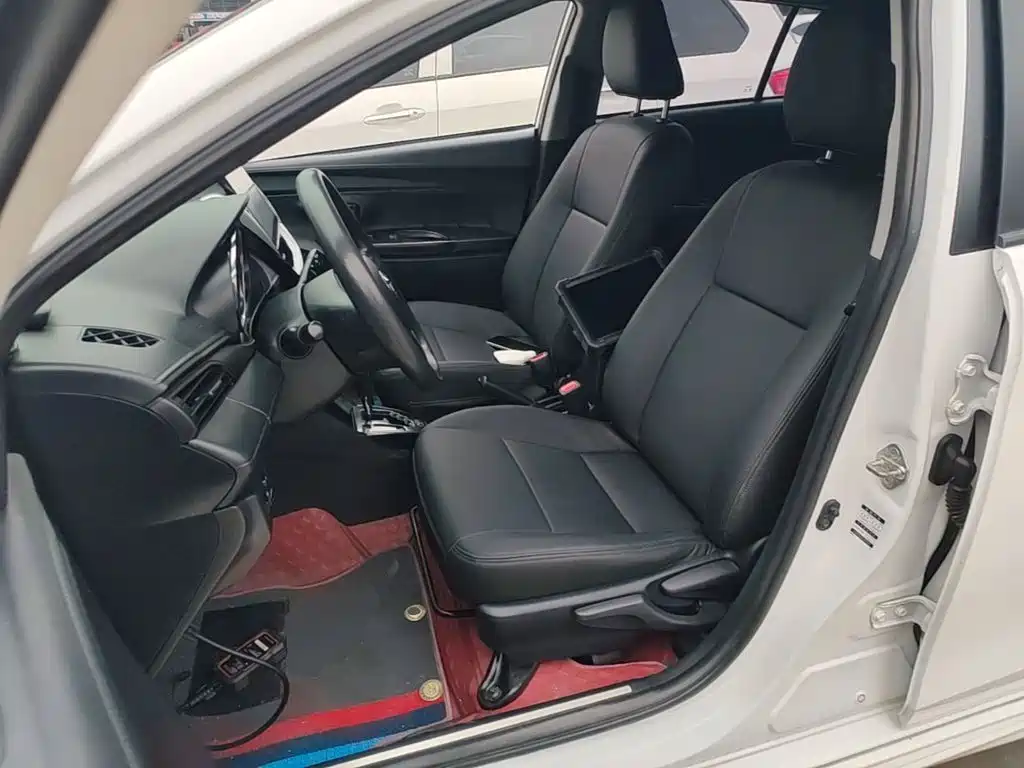 Toyota Yaris L — миниатюра 15