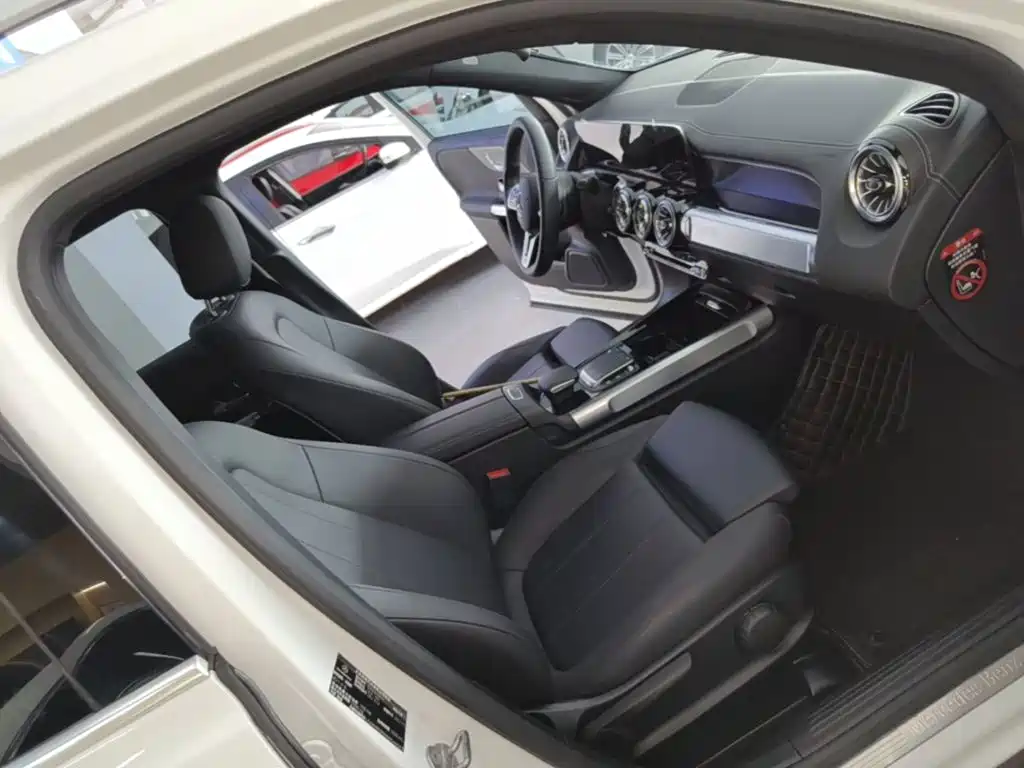 Mercedes-Benz GLB — миниатюра 25