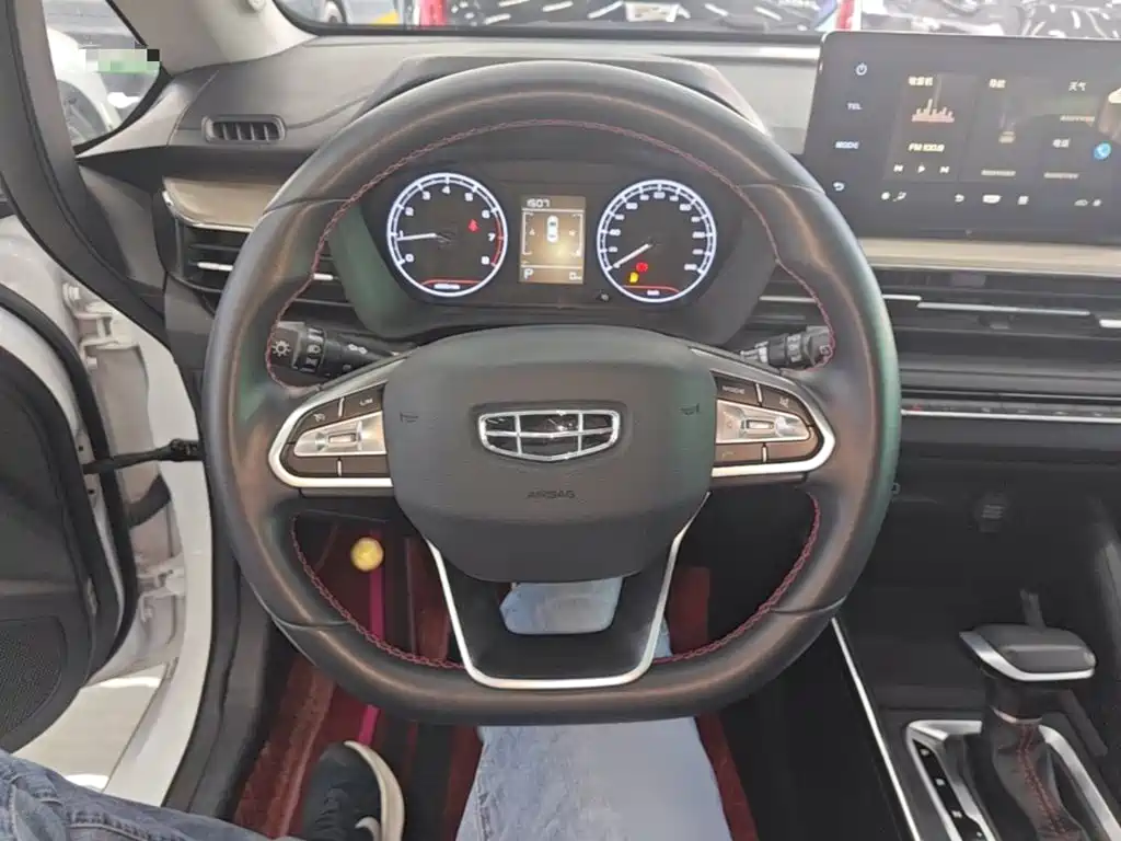 Geely Vision X3 — миниатюра 11