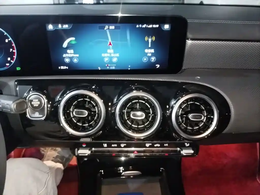 Mercedes-Benz A-Class — миниатюра 13