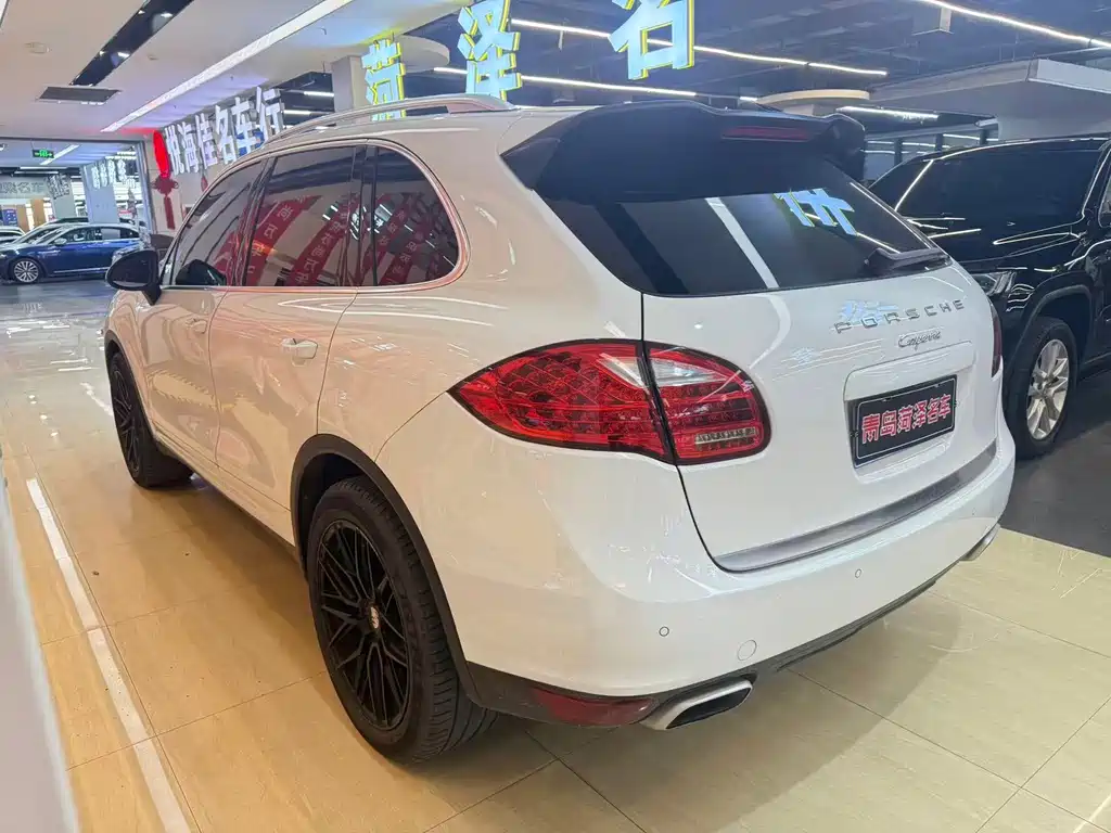 Porsche Cayenne — миниатюра 13