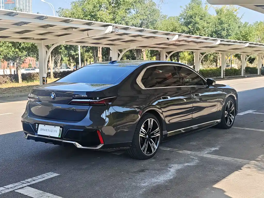 BMW i7 — миниатюра 6