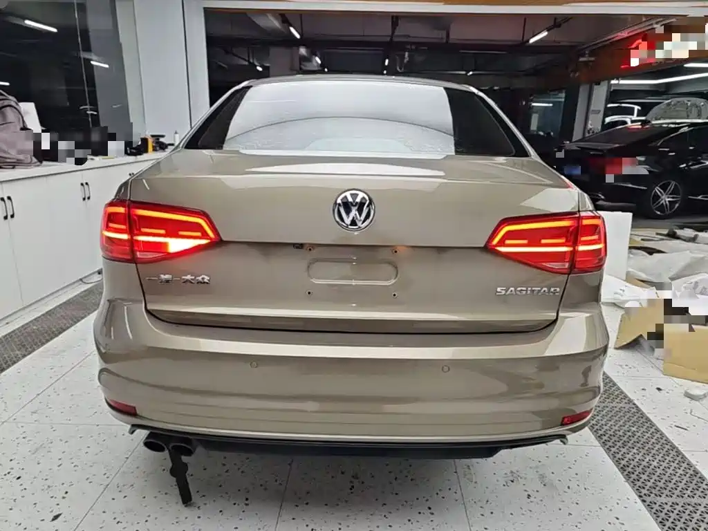 Volkswagen Sagitar — миниатюра 6