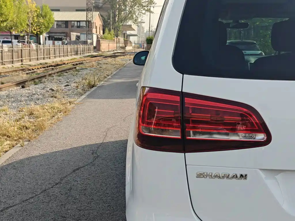 Volkswagen Sharan — миниатюра 10