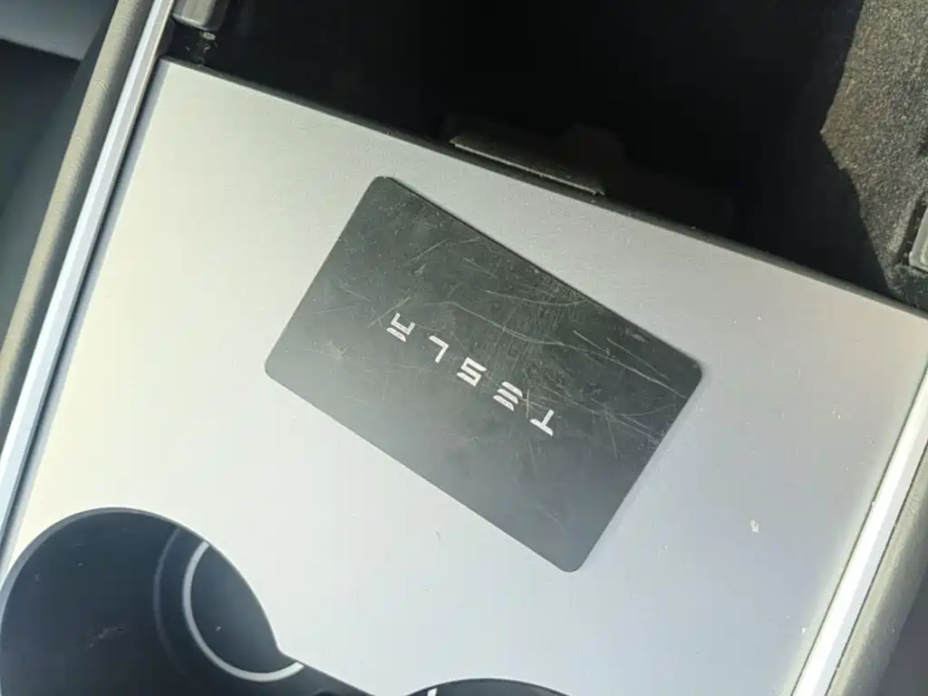 Tesla Model 3 — миниатюра 9