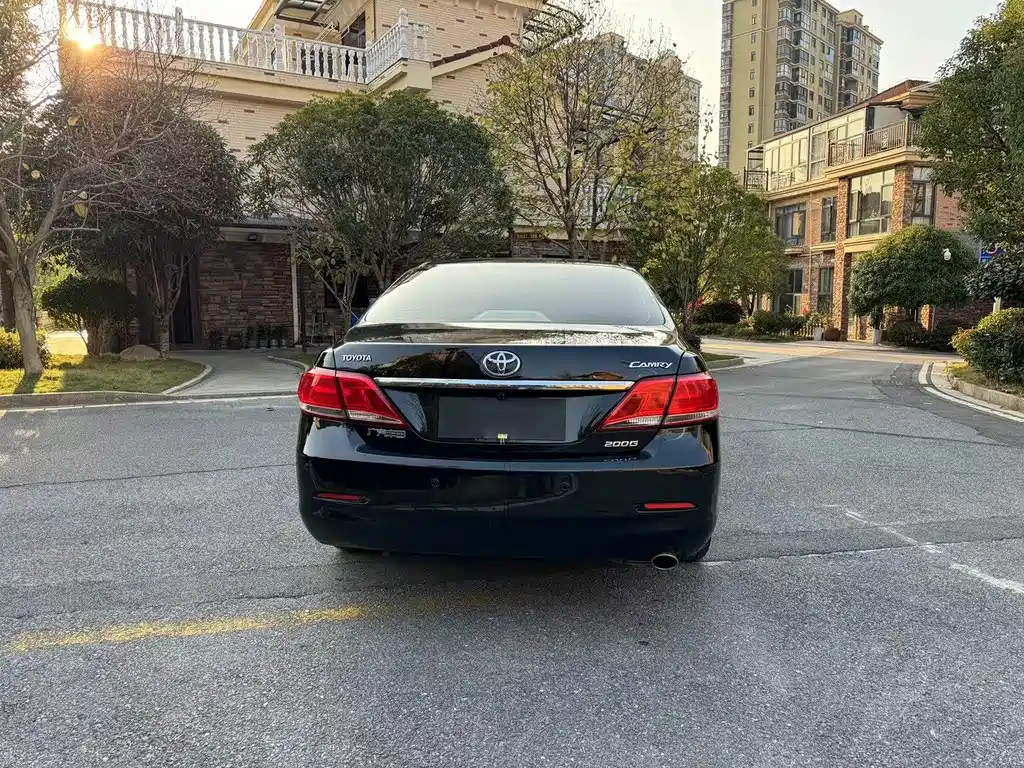 Toyota Camry — миниатюра 4