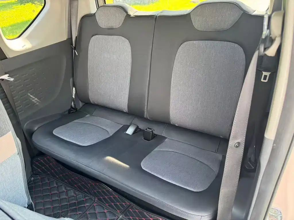 Wuling MINIEV — миниатюра 8